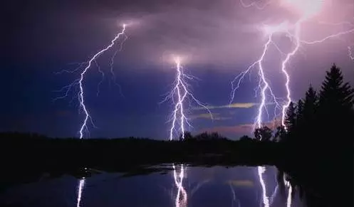 仟億達(dá)831999教您預(yù)防：夏季雷電多發(fā)，光伏電站防雷措施